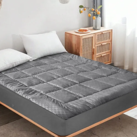 Solid-color Embossed Mattress Bedspread (Option: White-King)